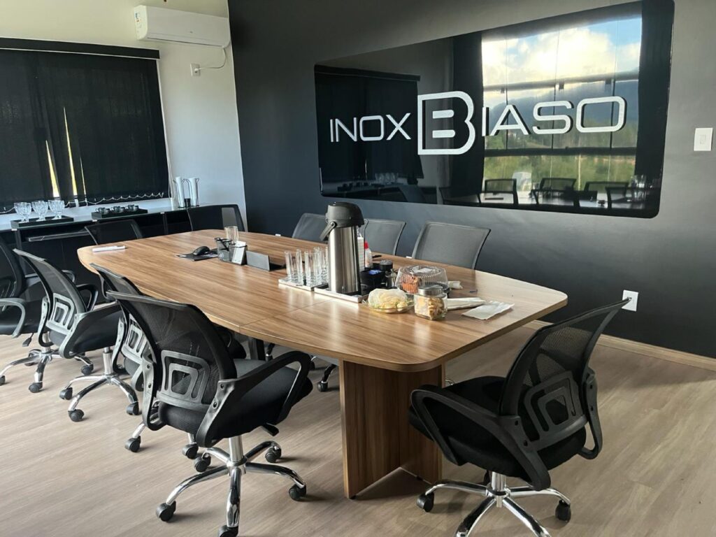 Sala de reuniões da empresa Inox Biaso