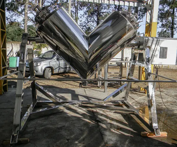 Misturador em V fabricado totalmente em aço inox pela empresa Inox Biaso
