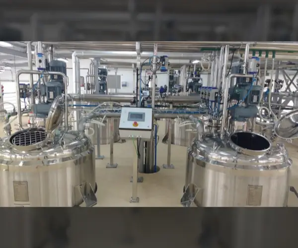 Reatores-em-Aço-Inox-na-planta